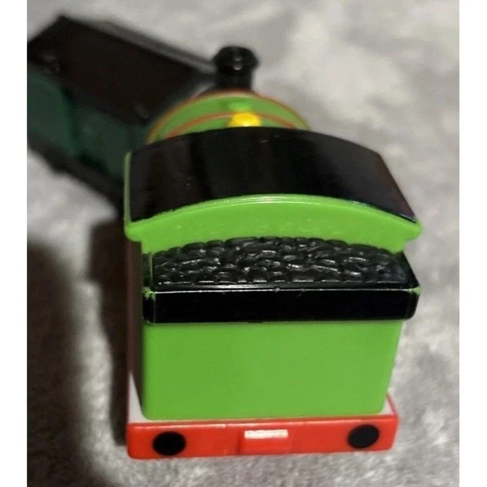 Thomas & Friends PERCY 2009 Trackmaster Train Engine Motorized Mattel And Cart